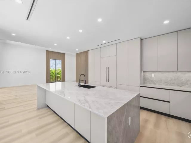 5-bedroom home for sale in Miami - 536 NW 48th ST - MondialRealty