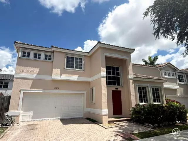 4-bedroom home for rent in Doral - 10873 NW 53rd Ln - MondialRealty