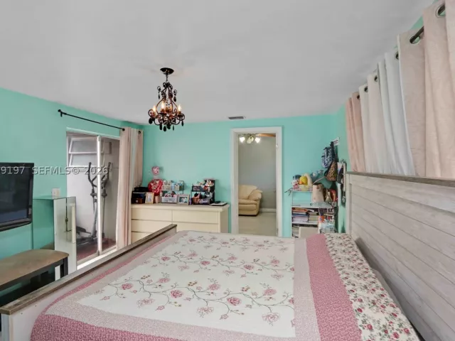3-bedroom home for sale in Homestead - 1762 NW 8th Ave - MondialRealty