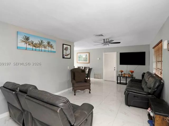 3-bedroom home for sale in Homestead - 1762 NW 8th Ave - MondialRealty