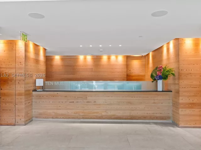 2-bedroom condo for sale in Miami - 1040 Biscayne Blvd 3607 - MondialRealty