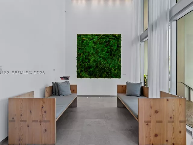2-bedroom condo for sale in Miami - 1040 Biscayne Blvd 3607 - MondialRealty