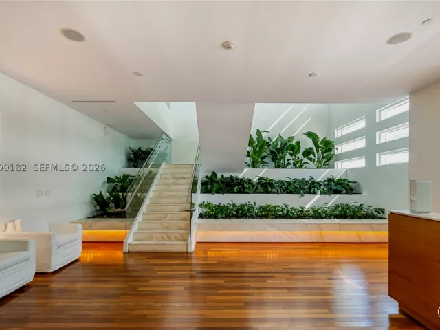 2-bedroom condo for sale in Miami - 1040 Biscayne Blvd 3607 - MondialRealty