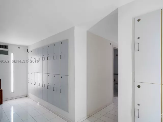 2-bedroom condo for sale in Miami - 1040 Biscayne Blvd 3607 - MondialRealty