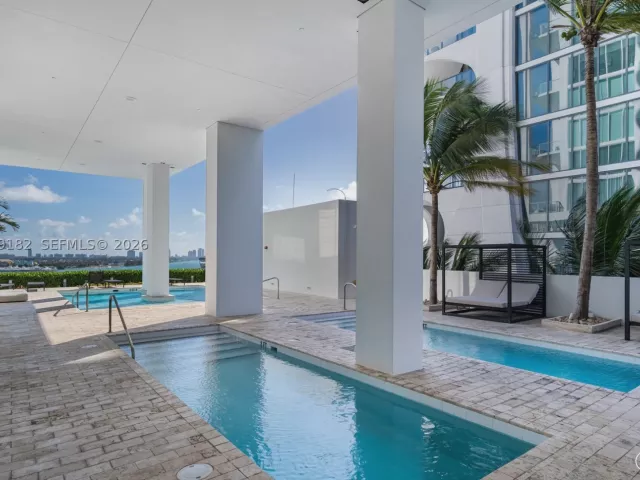 2-bedroom condo for sale in Miami - 1040 Biscayne Blvd 3607 - MondialRealty