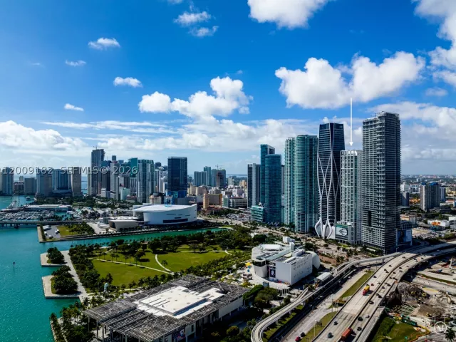 2-bedroom condo for sale in Miami - 1040 Biscayne Blvd 3607 - MondialRealty