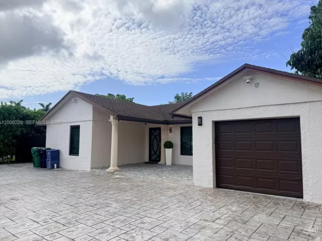 3-bedroom home for sale in Miami - 11216 SW 166th Ter - MondialRealty