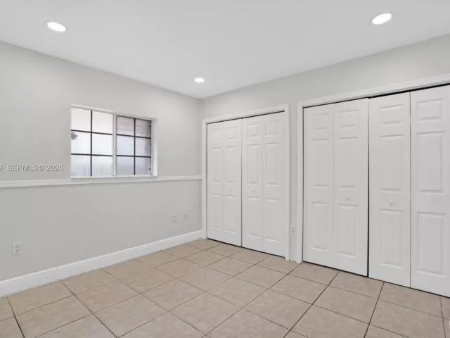 4-bedroom home for sale in Miami - 14251 SW 34th St - MondialRealty