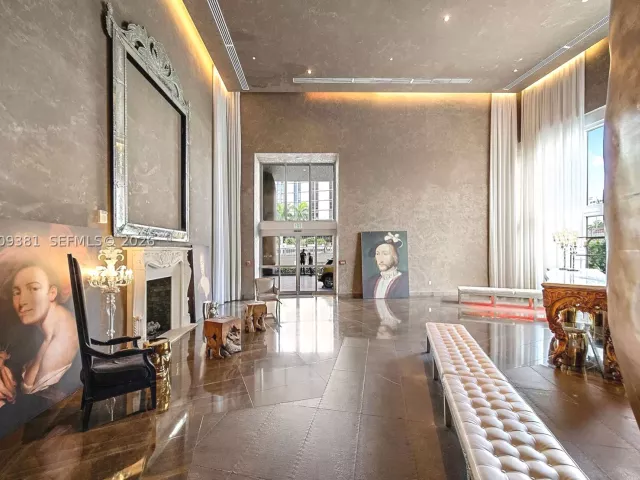 3-bedroom condo for sale in Miami - 465 Brickell Ave 701 - MondialRealty