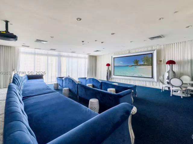 3-bedroom condo for sale in Miami - 465 Brickell Ave 701 - MondialRealty