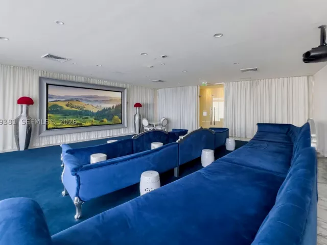 3-bedroom condo for sale in Miami - 465 Brickell Ave 701 - MondialRealty