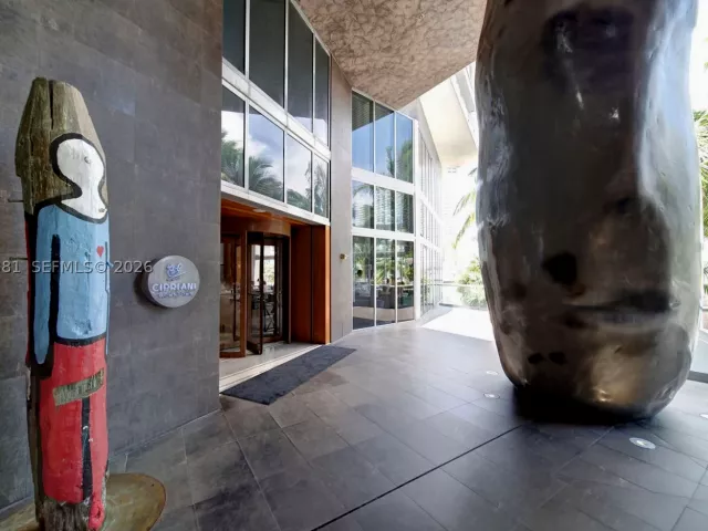 3-bedroom condo for sale in Miami - 465 Brickell Ave 701 - MondialRealty