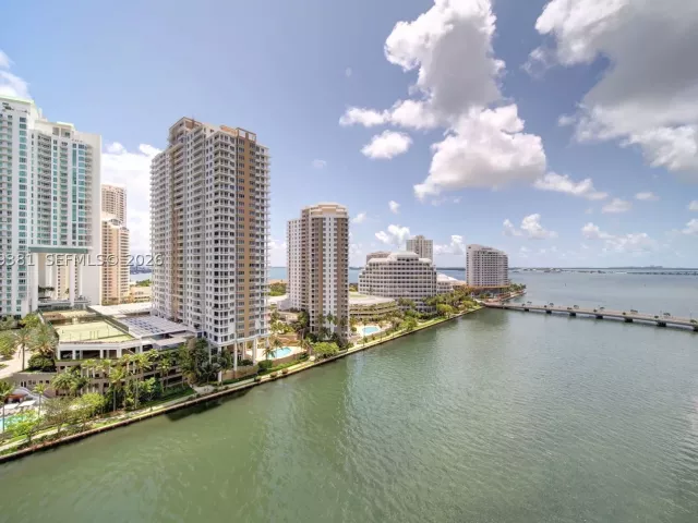3-bedroom condo for sale in Miami - 465 Brickell Ave 701 - MondialRealty