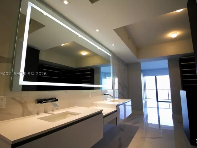 3-bedroom condo for rent in Aventura - 5000 Island Estates Dr 606 - MondialRealty