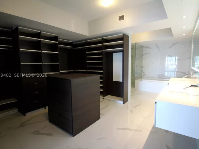 3-bedroom condo for rent in Aventura - 5000 Island Estates Dr 606 - MondialRealty