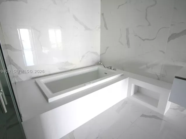 3-bedroom condo for rent in Aventura - 5000 Island Estates Dr 606 - MondialRealty