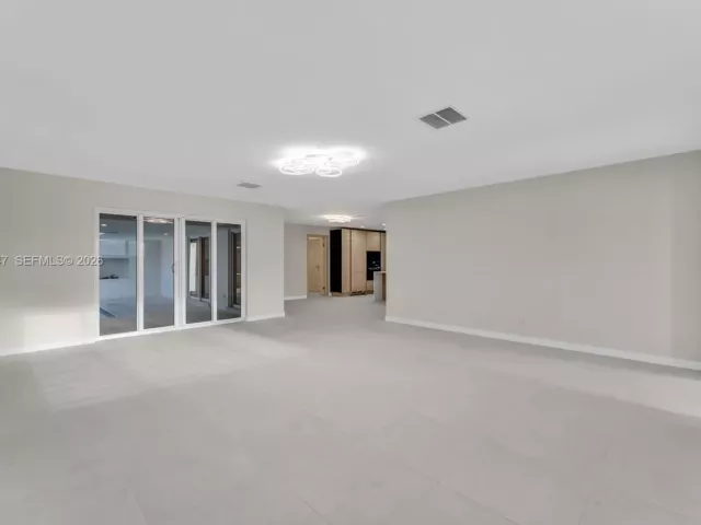 3-bedroom home for sale in Fort Lauderdale - 5419 NE 22nd Ave - MondialRealty