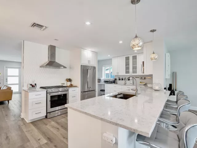 2-bedroom home for sale in Pompano Beach - 381 SE 3rd Street - MondialRealty