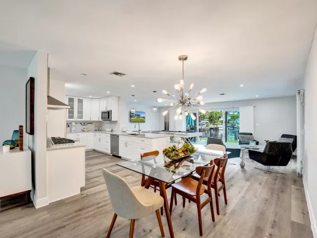 2-bedroom home for sale in Pompano Beach - 381 SE 3rd Street - MondialRealty