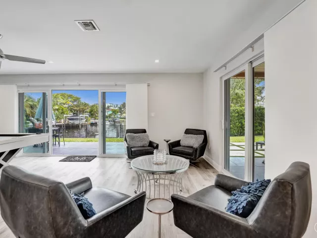 2-bedroom home for sale in Pompano Beach - 381 SE 3rd Street - MondialRealty