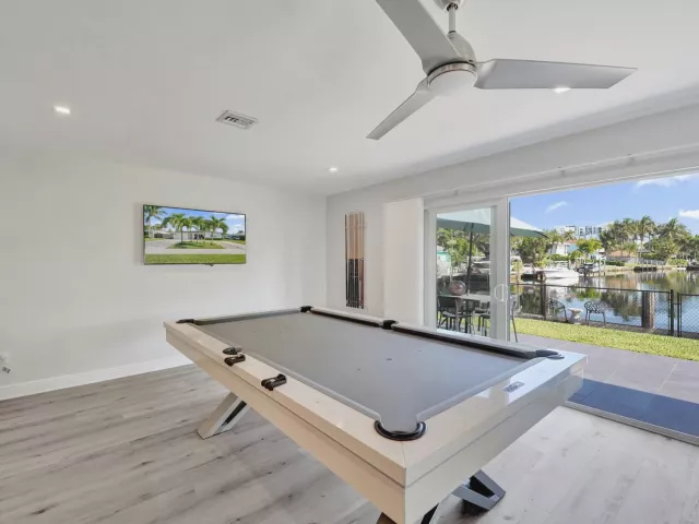 2-bedroom home for sale in Pompano Beach - 381 SE 3rd Street - MondialRealty
