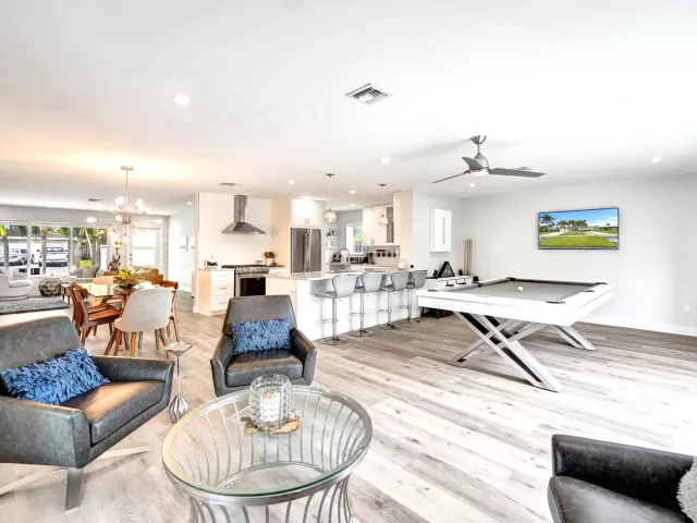 2-bedroom home for sale in Pompano Beach - 381 SE 3rd Street - MondialRealty