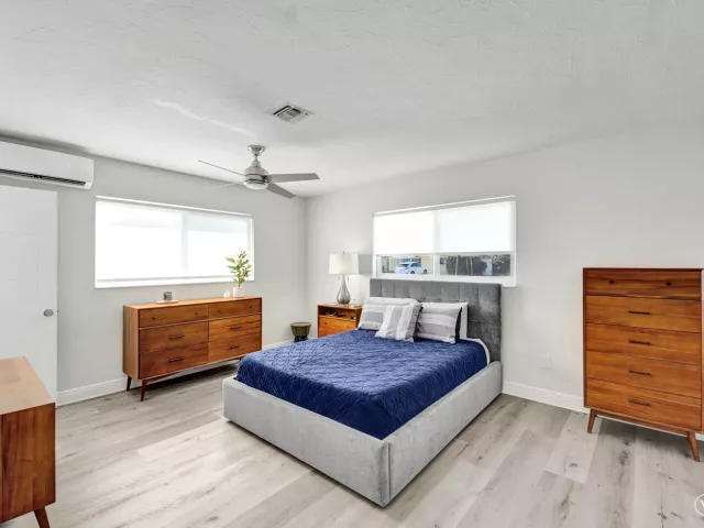 2-bedroom home for sale in Pompano Beach - 381 SE 3rd Street - MondialRealty