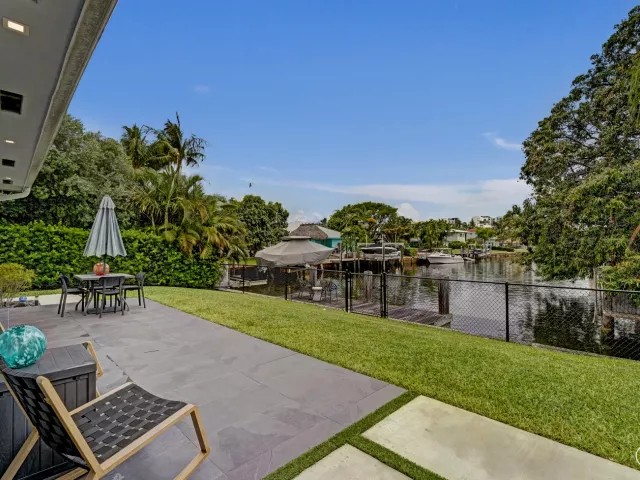 2-bedroom home for sale in Pompano Beach - 381 SE 3rd Street - MondialRealty