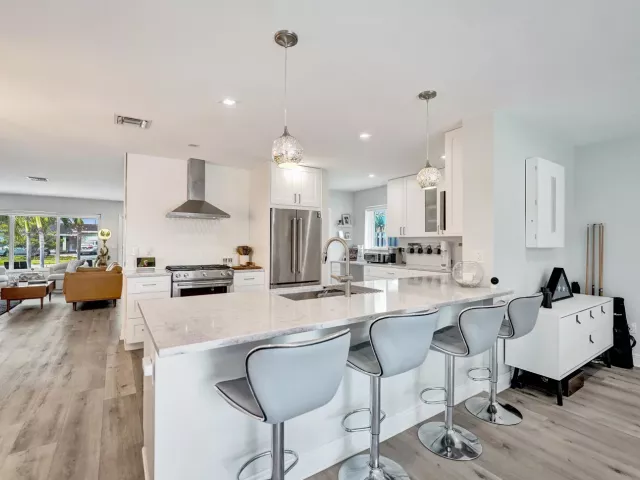 2-bedroom home for sale in Pompano Beach - 381 SE 3rd Street - MondialRealty