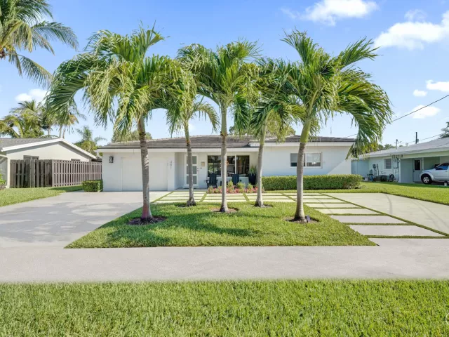 2-bedroom home for sale in Pompano Beach - 381 SE 3rd Street - MondialRealty