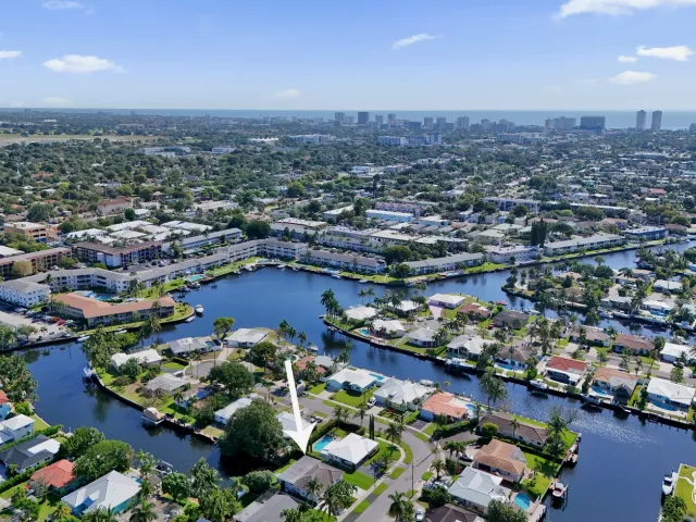 2-bedroom home for sale in Pompano Beach - 381 SE 3rd Street - MondialRealty