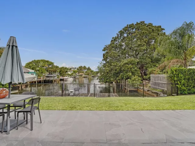 2-bedroom home for sale in Pompano Beach - 381 SE 3rd Street - MondialRealty