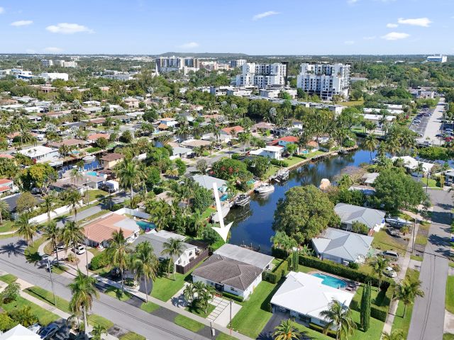 2-bedroom home for sale in Pompano Beach - 381 SE 3rd Street - MondialRealty