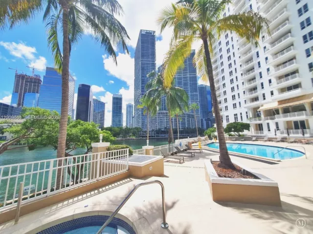 2-bedroom condo for sale in Miami - 701 Brickell Key Blvd 2306 - MondialRealty