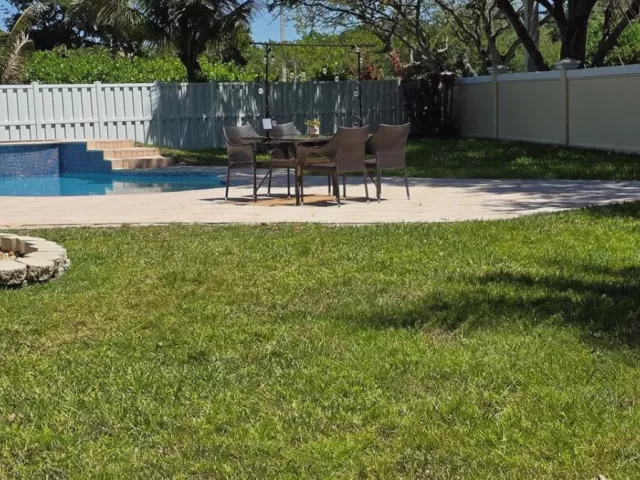 4-bedroom home for sale in Cooper City - 2823 Poinciana Cir - MondialRealty