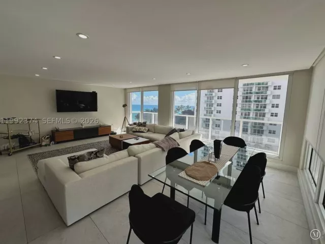 3-bedroom condo for rent in Hollywood - 2751 S Ocean Dr 508S - MondialRealty