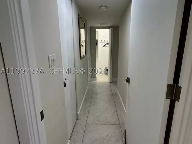 3-bedroom condo for rent in Hollywood - 2751 S Ocean Dr 508S - MondialRealty