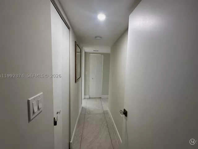 3-bedroom condo for rent in Hollywood - 2751 S Ocean Dr 508S - MondialRealty