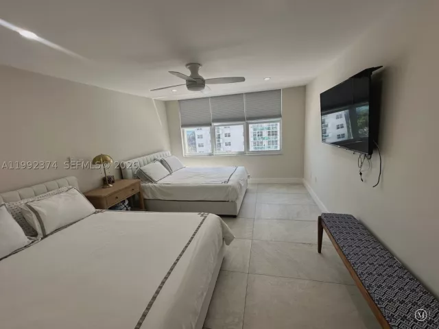 3-bedroom condo for rent in Hollywood - 2751 S Ocean Dr 508S - MondialRealty