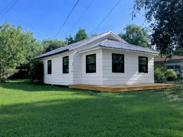 3-bedroom home for sale in Boca Raton - 156 Pearl Street - MondialRealty
