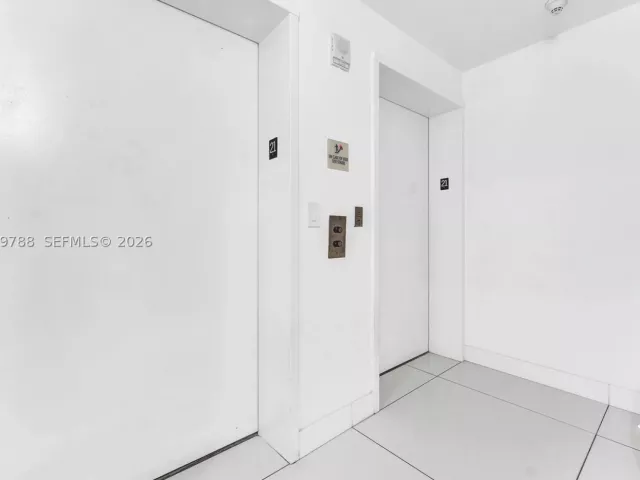 3-bedroom condo for rent in Miami Beach - 50 S Pointe Dr 2102 - MondialRealty