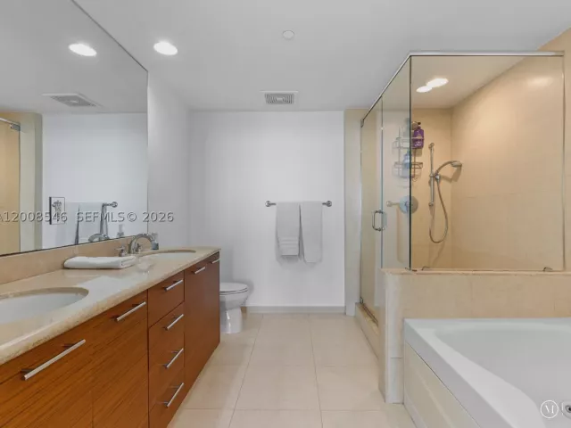 2-bedroom condo for sale in Miami - 50 Biscayne Blvd 3308 - MondialRealty