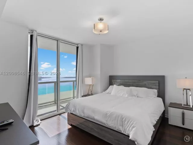 2-bedroom condo for sale in Miami - 50 Biscayne Blvd 3308 - MondialRealty