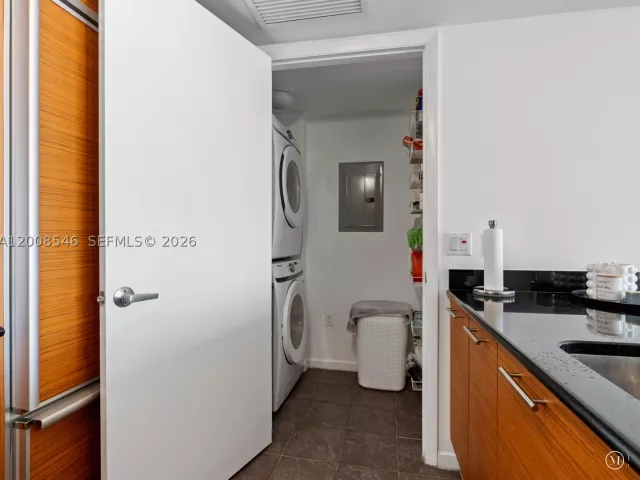 2-bedroom condo for sale in Miami - 50 Biscayne Blvd 3308 - MondialRealty