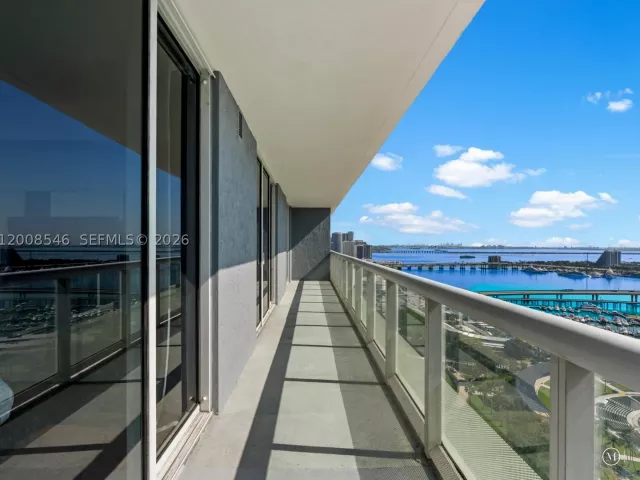 2-bedroom condo for sale in Miami - 50 Biscayne Blvd 3308 - MondialRealty