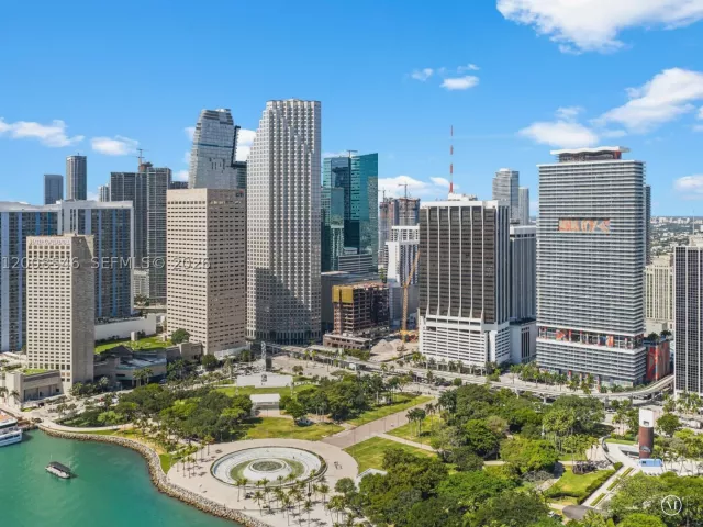 2-bedroom condo for sale in Miami - 50 Biscayne Blvd 3308 - MondialRealty