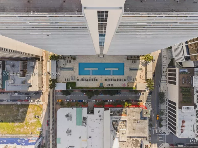 2-bedroom condo for sale in Miami - 50 Biscayne Blvd 3308 - MondialRealty