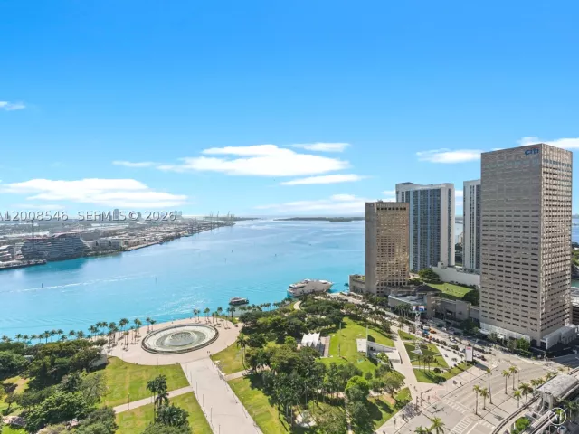 2-bedroom condo for sale in Miami - 50 Biscayne Blvd 3308 - MondialRealty