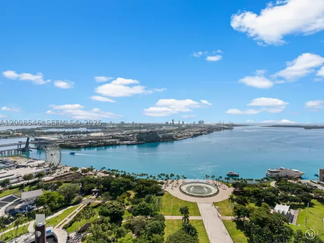 2-bedroom condo for sale in Miami - 50 Biscayne Blvd 3308 - MondialRealty