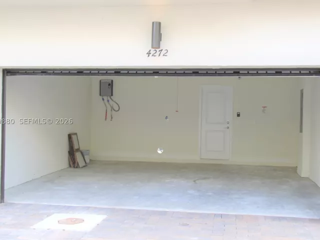 3-bedroom home for rent in Doral - 4272 NW 82nd Ave 4272 - MondialRealty